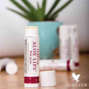 لیپس لب فوراور + آلوئه ورا(مرطوب کننده لب با روغن جوجوبا) Forever Aloe Lips