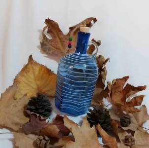 بطری آبی با درب چوب پنبه ای